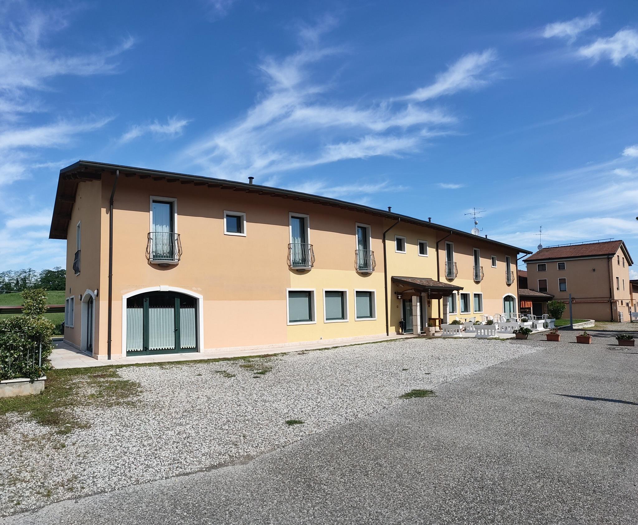 Hotel Agli Ulivi Valeggio sul Mincio Exteriör bild
