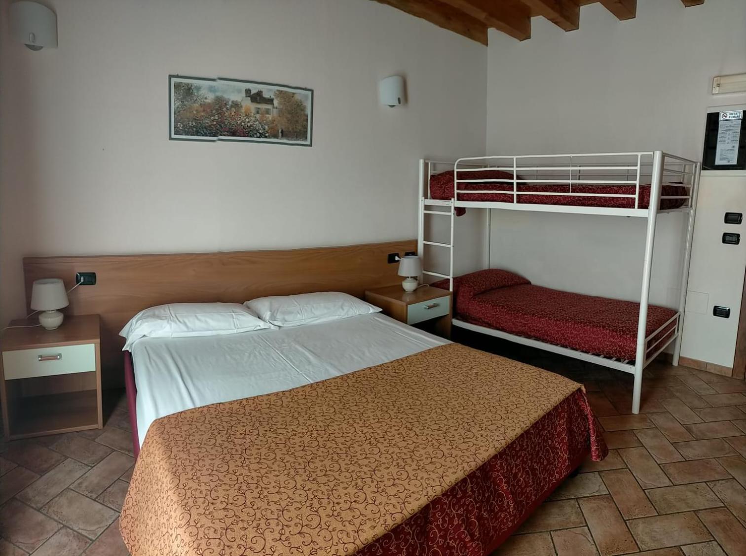 Hotel Agli Ulivi Valeggio sul Mincio Exteriör bild
