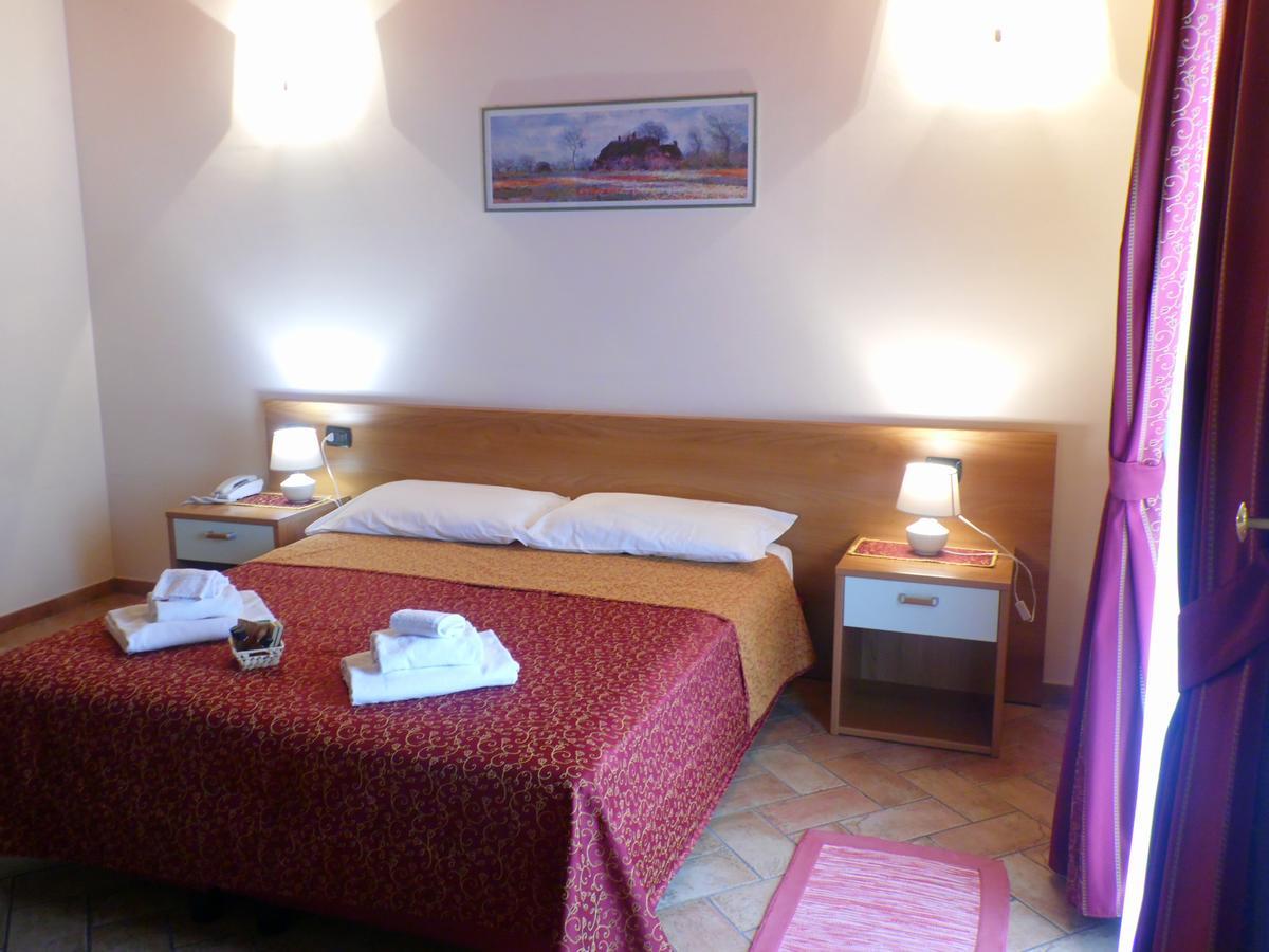 Hotel Agli Ulivi Valeggio sul Mincio Exteriör bild