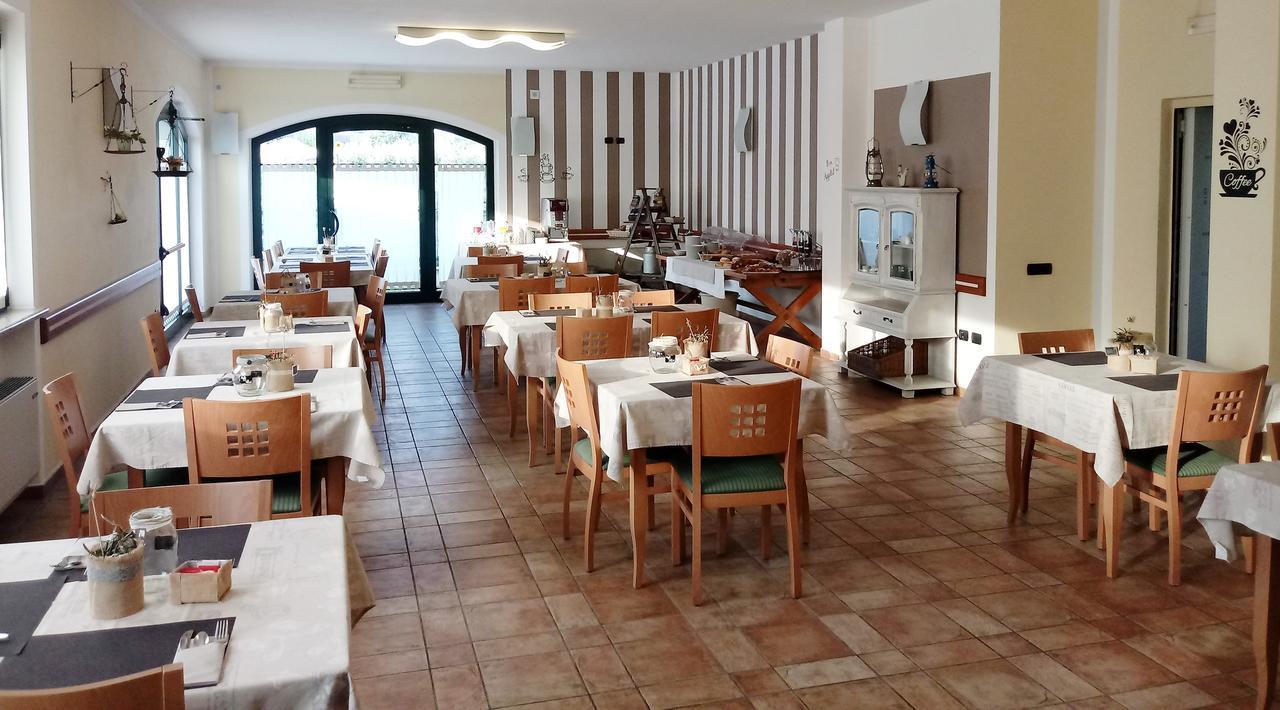 Hotel Agli Ulivi Valeggio sul Mincio Exteriör bild
