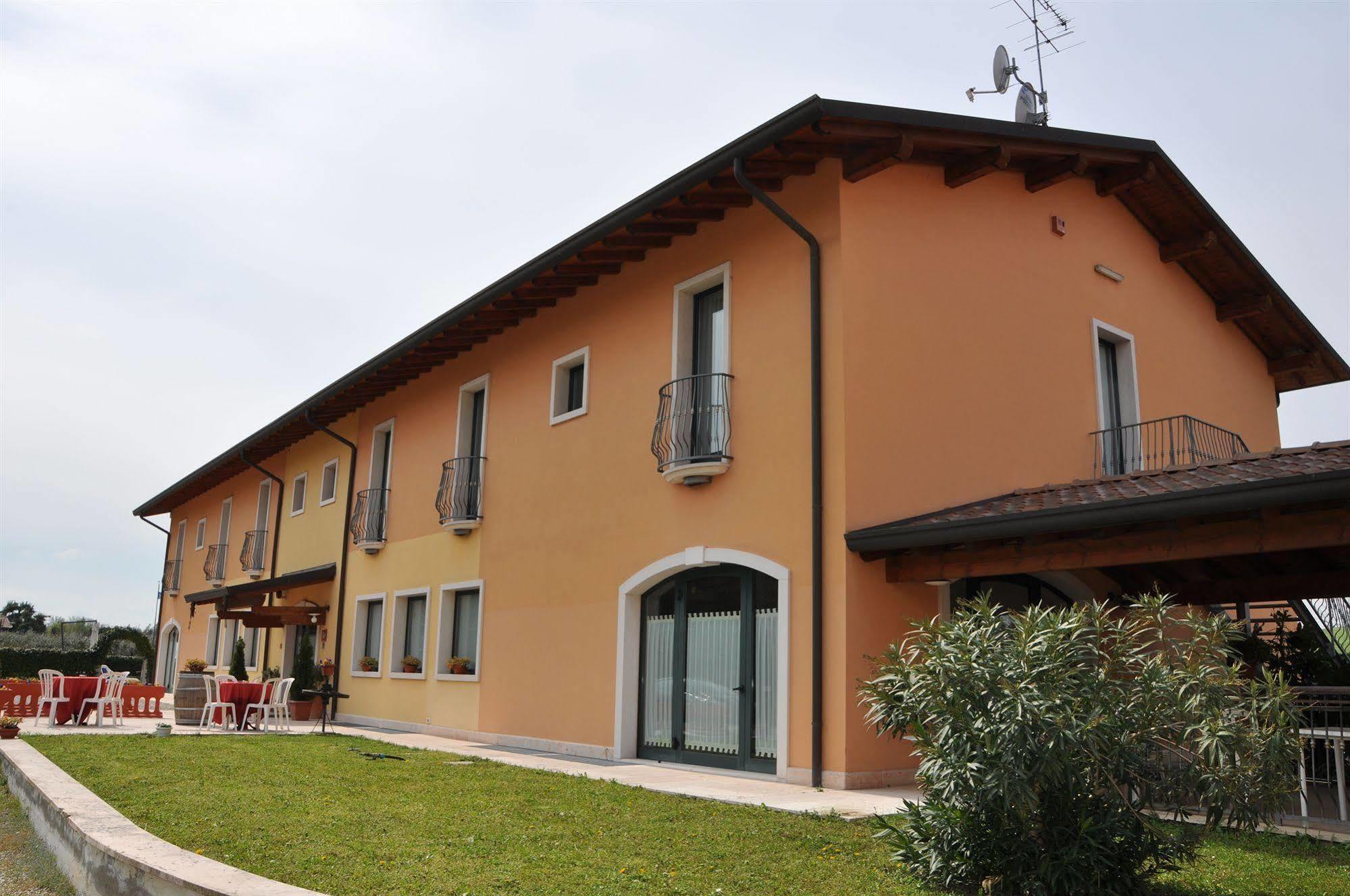 Hotel Agli Ulivi Valeggio sul Mincio Exteriör bild