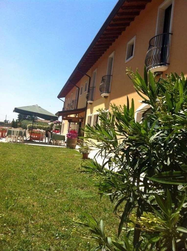 Hotel Agli Ulivi Valeggio sul Mincio Exteriör bild