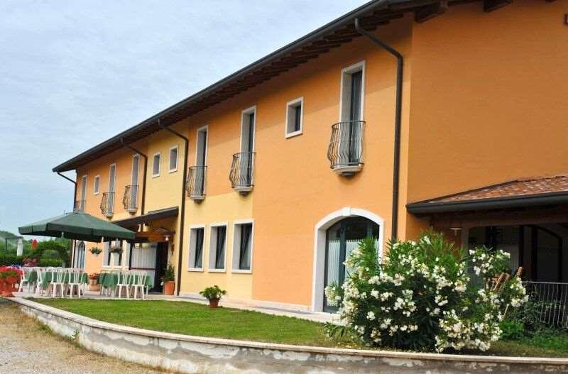 Hotel Agli Ulivi Valeggio sul Mincio Exteriör bild
