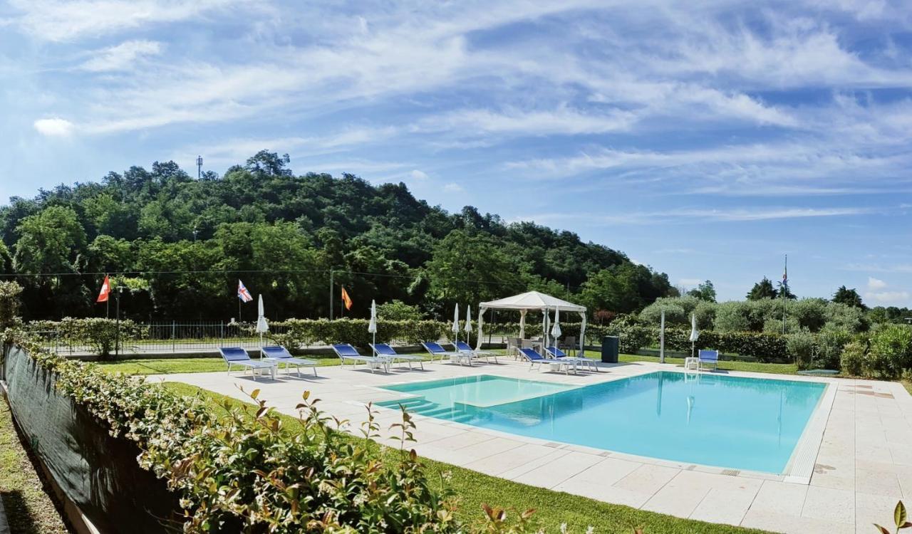 Hotel Agli Ulivi Valeggio sul Mincio Exteriör bild